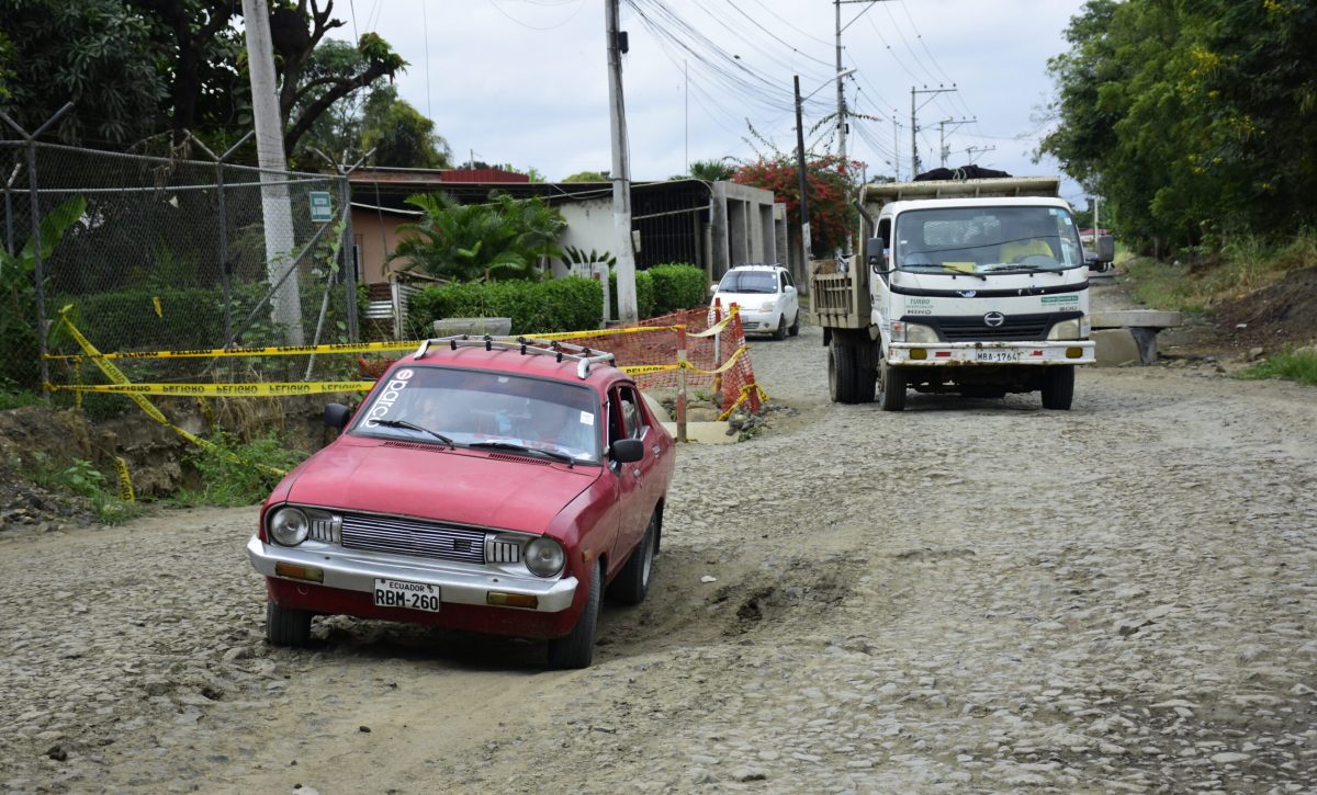Reanudan obras viales en Cuatro Esquinas-Pachinche tras culminación parcial de proyecto de agua