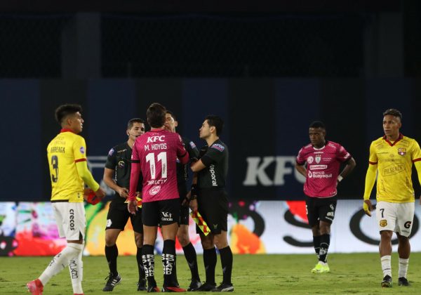 Reclamos por arbitraje y VAR causaron polémica en la jornada 19 de LigaPro