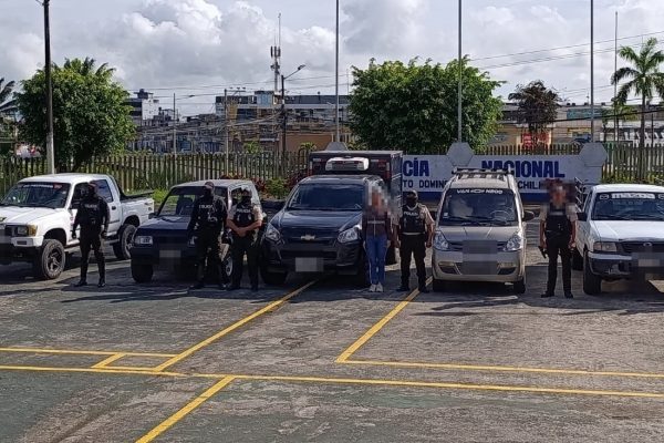 Recuperan cinco carros y una moto robados en operativo en Santo Domingo de los Tsáchilas