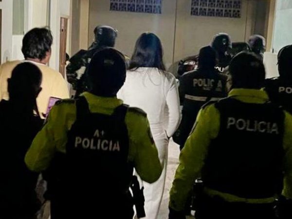 Red ilegal captó más de dos millones de dólares, la Fiscalía y Policía intervinieron en dos cantones de Chimborazo. (Fiscalía).
