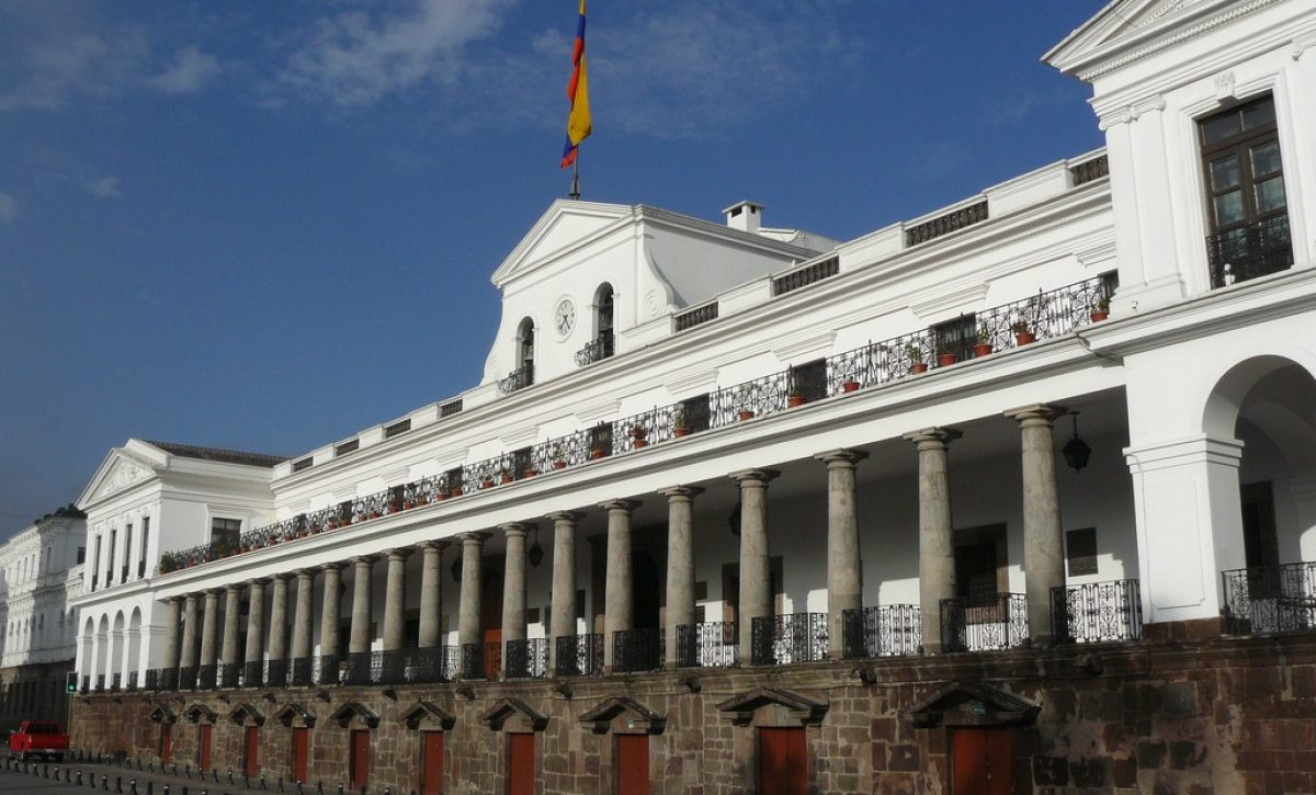 Reestructuración administrativa del Gobierno de Ecuador busca eficiencia sin afectar servicios públicos