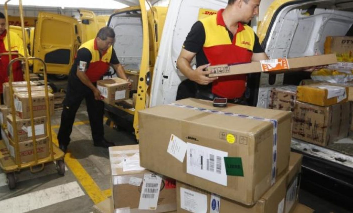Reforma aduanera libera de tributos envíos personales de bajo costo
