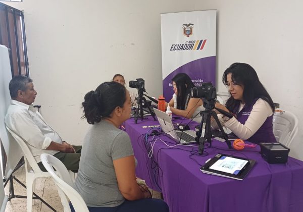 Registro Civil de Ecuador entrega más de 1.1 millones de cédulas en 2025