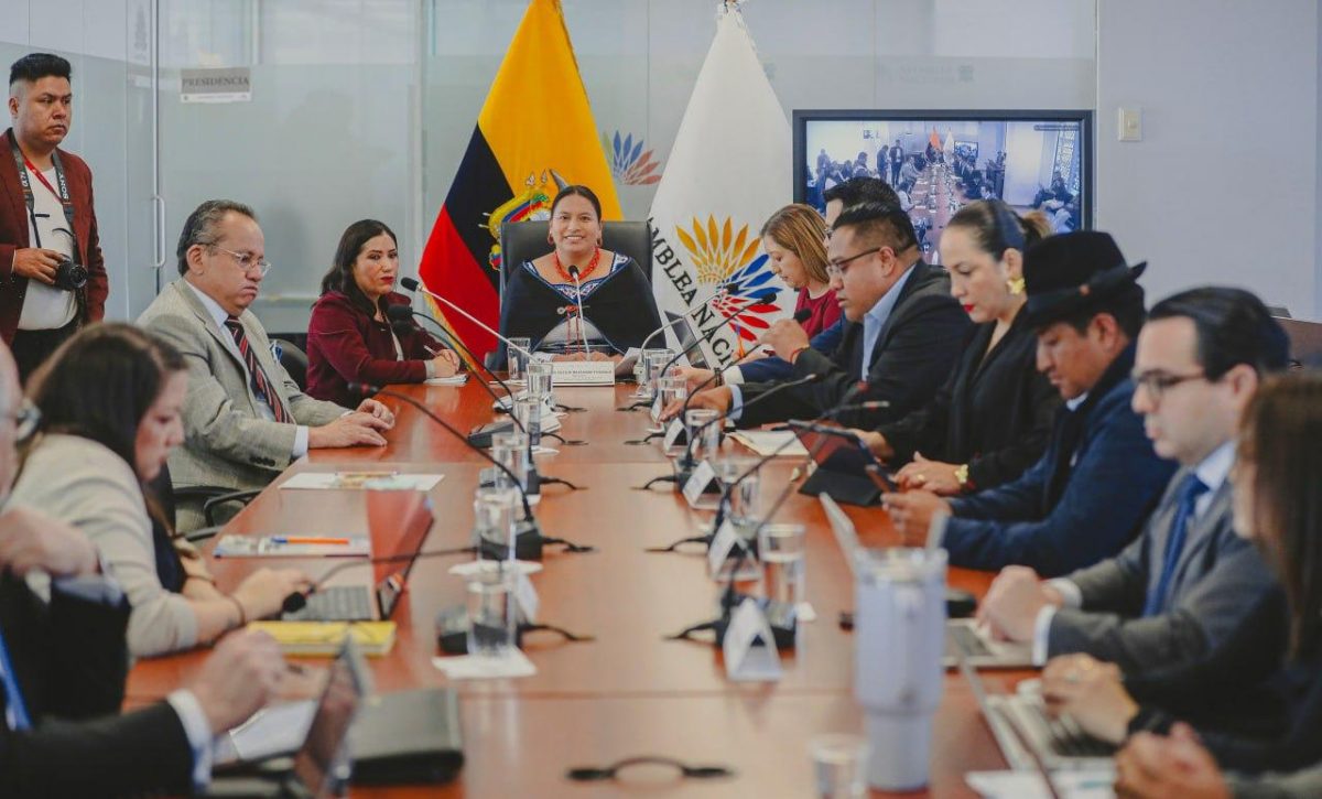 Regulación de Blockchain e Inteligencia Artificial en Ecuador: avances y desafíos