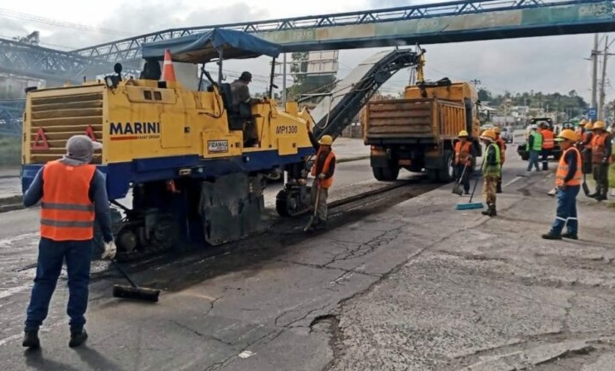 Rehabilitación vial en Quito, a la espera de asfalto de Refinería de Esmeraldas