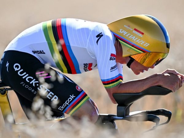 Remco Evenepoel gana la contrarreloj en Caen y Pogacar toma el Maillot Amarillo