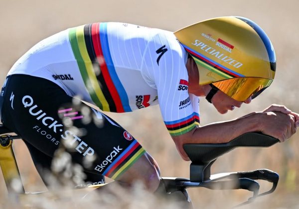 Remco Evenepoel gana la contrarreloj en Caen y Pogacar toma el Maillot Amarillo