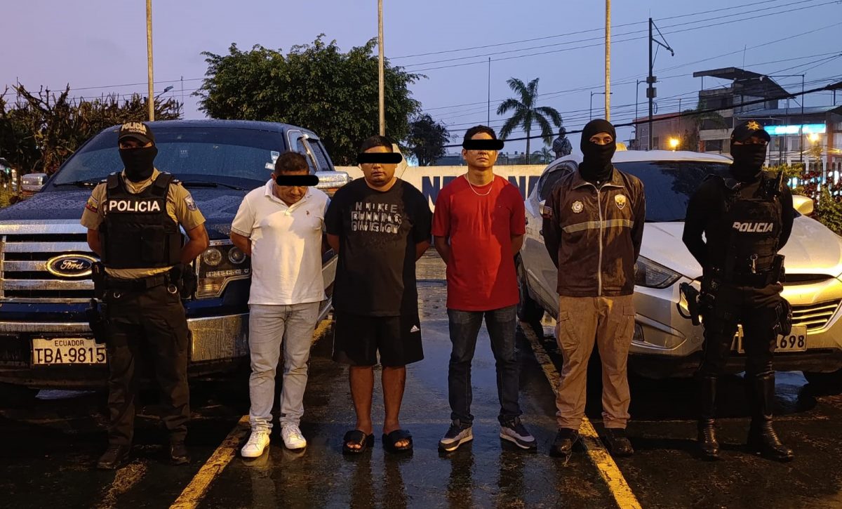 ¡Rescate en carretera! Policía libera a víctima de secuestro y detiene a tres sospechosos