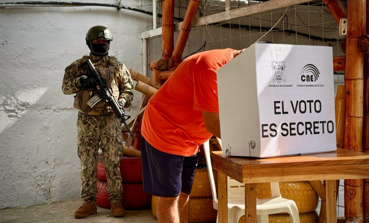 Las Personas Privadas de la Libertad (PPL), fueron los primeros en sufragar en esta segunda vuelta.