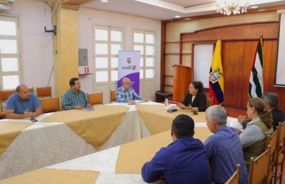 Reunión de gobernadora Aurora Valle con integrantes de la Unión de Cooperativas de Manabí