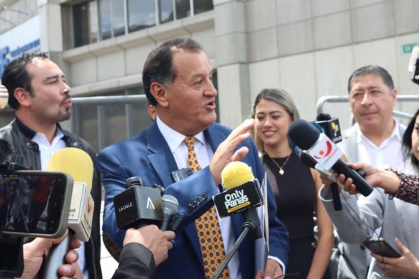 Revolución Ciudadana interpone denuncia por peculado en el supuesto uso de esferos con tinta transferible. (API).