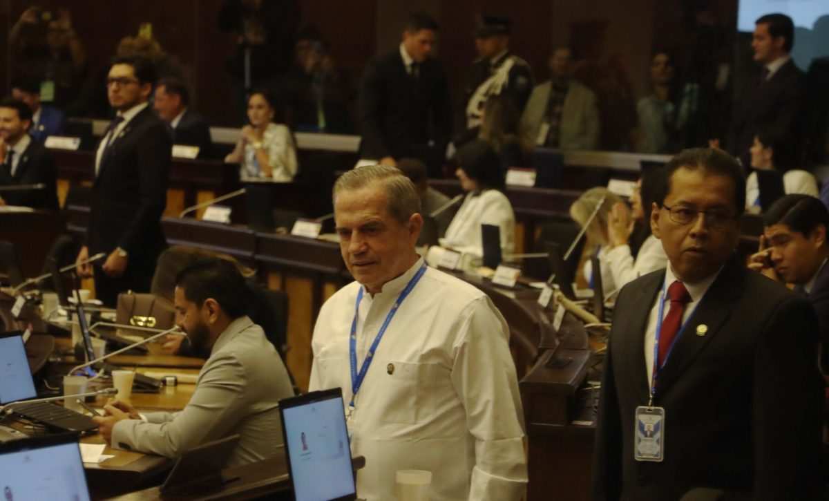 Ricardo Patiño denuncia ilegalidad en designación de Mónica Salazar como representante del CAL