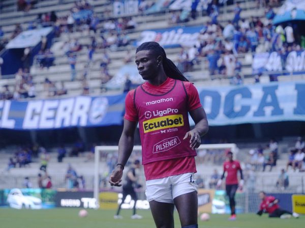 Ricardo Adé, defensas central de Liga de Quito.