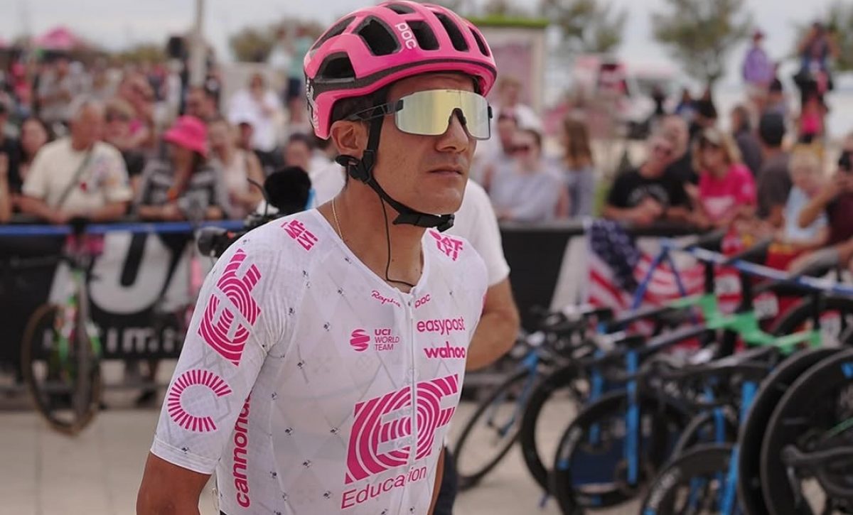 Richard Carapaz inicia el Giro de Italia 2025 con un séptimo puesto en la primera etapa