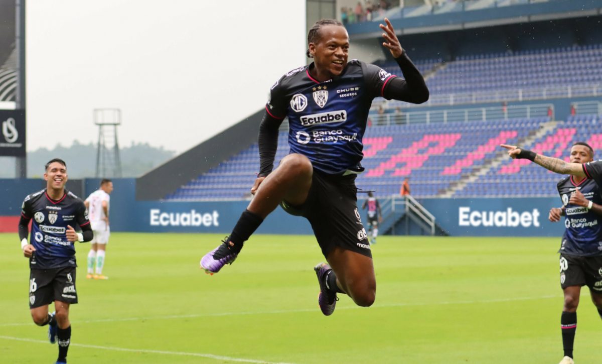 Romario Ibarra rescinde su contrato con Independiente del Valle.