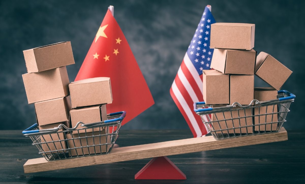 Ropa y calzados subirán de precio por aranceles de Donald Trump
