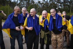 Rusia y Ucrania realicen intercambio histórico de cientos de prisioneros en Chernihiv