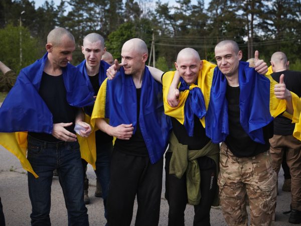 Rusia y Ucrania realicen intercambio histórico de cientos de prisioneros en Chernihiv