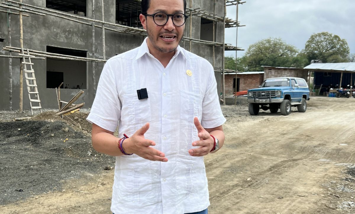 César Vázquez, Secretario de la Senesyt, recorrió las obras que se ejecutan en la UTM.