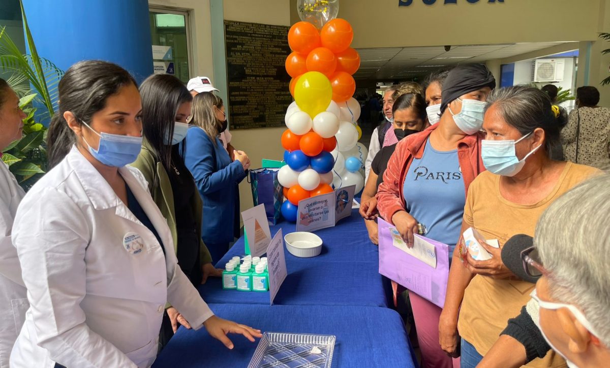 SOLCA Manabí conmemora el Día Mundial de la Higiene de Manos con casa abierta
