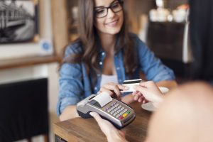 SRI exige declarar el ISD por compras internacionales con tarjeta antes del 30 de junio de 2025