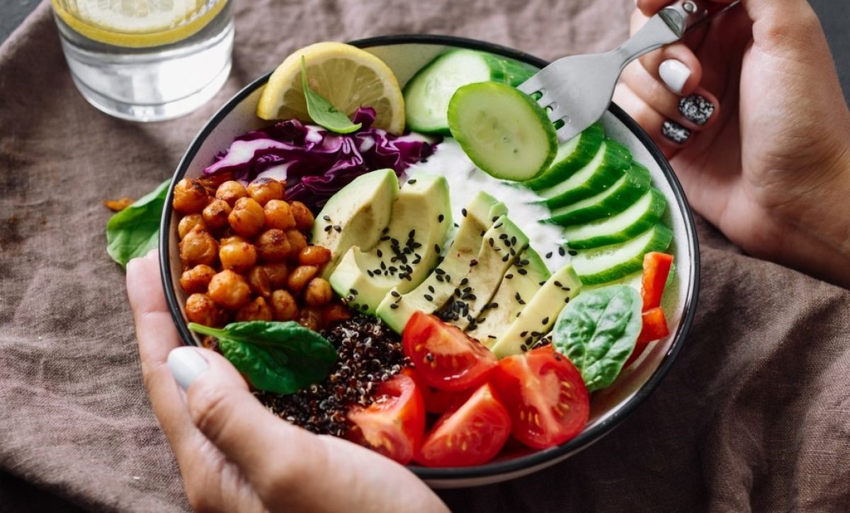 ¿Faltan aminoácidos en las dietas veganas? Esto encontró un estudio