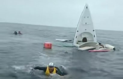 Salto de ballena jorobada hunde embarcación turística en Ecuador