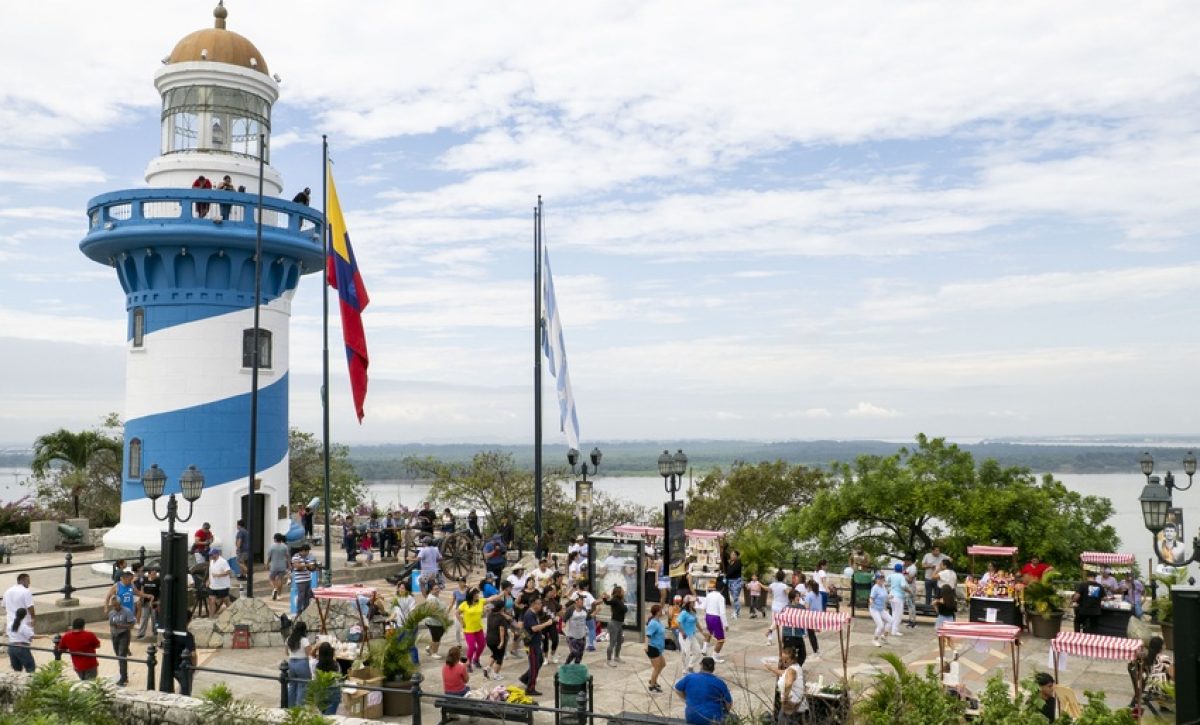 Santa Ana 360, es una propuesta turística y cultural que busca reactivar uno de los íconos de Guayaquil.