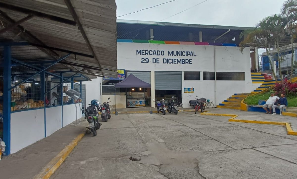 Santo Domingo Comerciantes del Mercado 29 de Diciembre adaptan horarios por seguridad