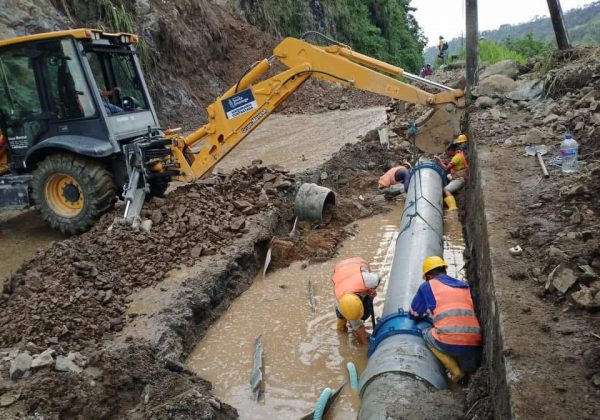 Santo Domingo Empresa de Agua alerta sobre daño inminente en tubería principal por obras en kilómetro 83