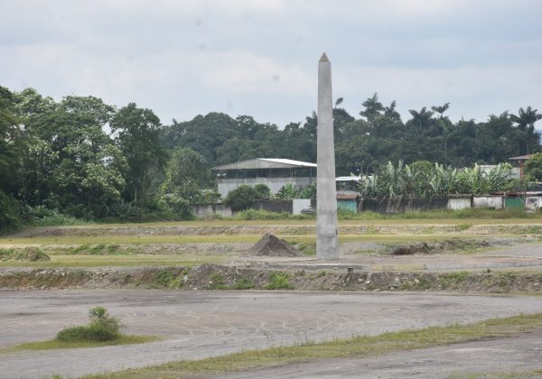 Santo Domingo de los Tsáchilas tiene su propio obelisco, el cual mide 20 metros de altura