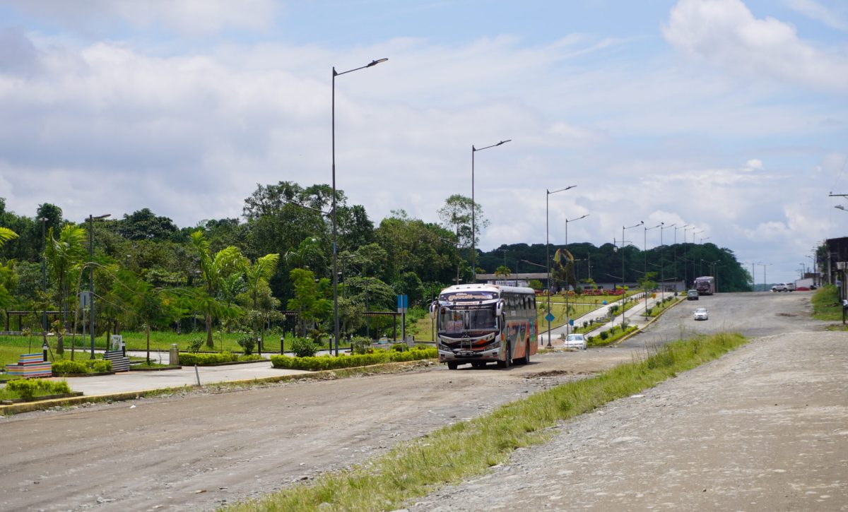 Santo Domingo inicia un plan de asfaltado en la avenida Las Delicias, que tiene una longitud de 2 kilómetros