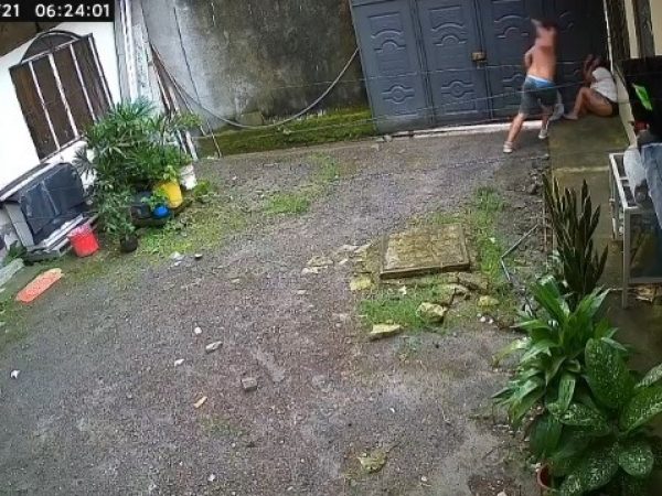 Santo Domingo. Agresión brutal en Los Ceibos hombre ataca a su pareja