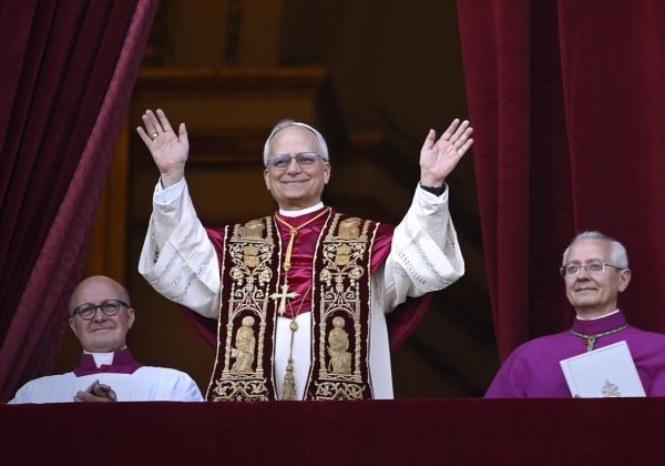 ¿Se distancia de la comunidad LGBTI?: El papa León XIV define a la familia como la unión "entre hombre y mujer"