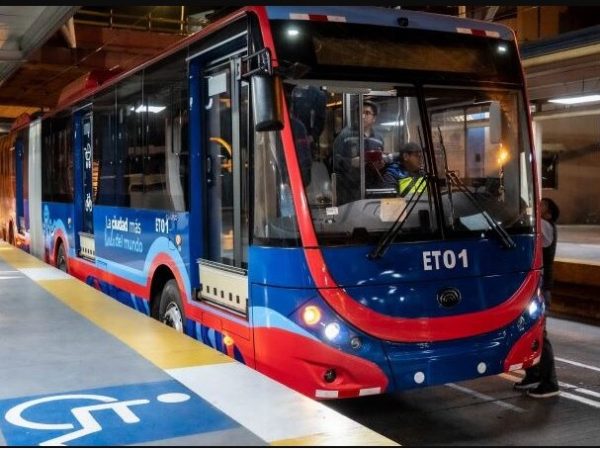 Se han incorporado 46 nuevos trolebuses eléctricos en Quito.