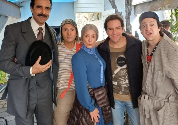 Sebastián Moncayo, el actor ecuatoriano que triunfa en la serie “Chespirito: Sin querer queriendo”