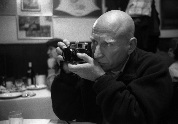 Sebastião Salgado, el fotógrafo brasileño que documentó los grandes desafíos contemporáneos, como la protección del medio ambiente, las migraciones y el trabajo.