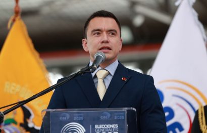 Secretaría de Comunicación advierte sobre video falso del Presidente Daniel Noboa promocionando supuesta plataforma financiera. (Presidencia de Ecuador).