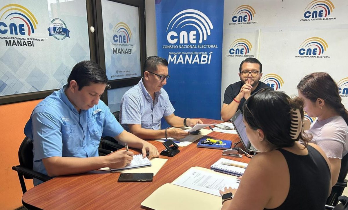 Segunda vuelta electoral: La Junta Electoral de Manabí reubica un recinto de votación en Portoviejo por afectaciones de lluvias.