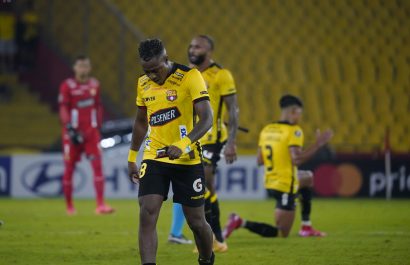 Segundo Castillo enfrenta críticas tras derrota de Barcelona SC frente a Universitario