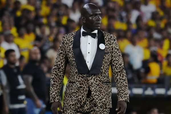 Segundo Castillo y Barcelona multados por Conmebol por traje del 'Mortero'