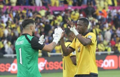 Hernán Galíndez (i) y Willian Pacho forman parte de la nómina tricolor.