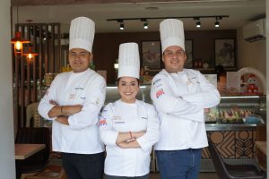 Cristian Salazar, Verónica Jiménez y Marco Andrade, conforman el equipo de Ecuador.