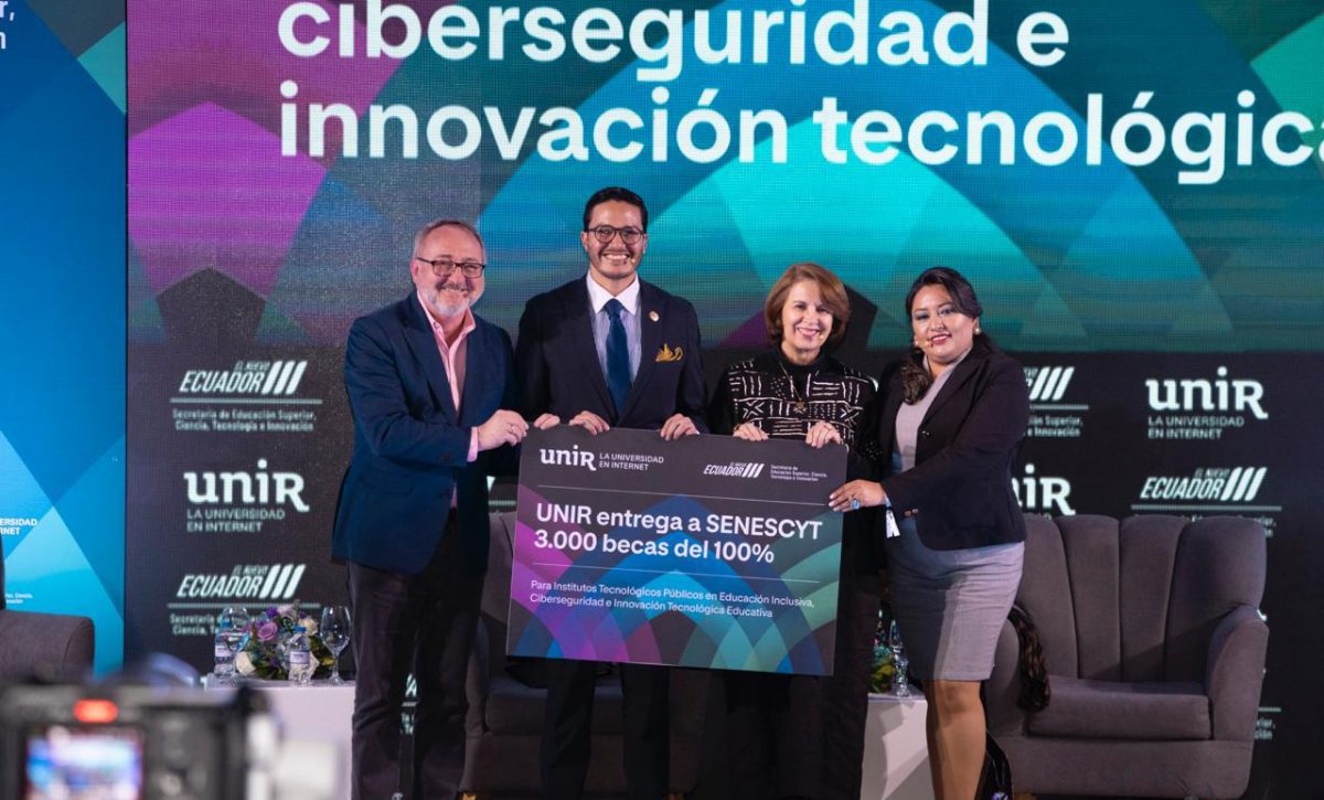 Senescyt y UNIR impulsan formación docente con 3.000 becas en Ecuador