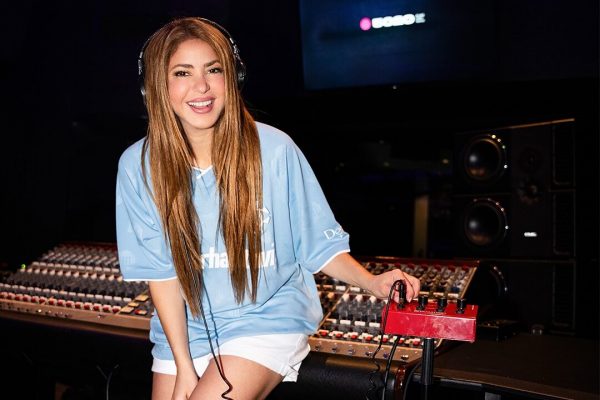 Shakira anuncia nueva música mientras continúa su gira 'Las mujeres ya no lloran'
