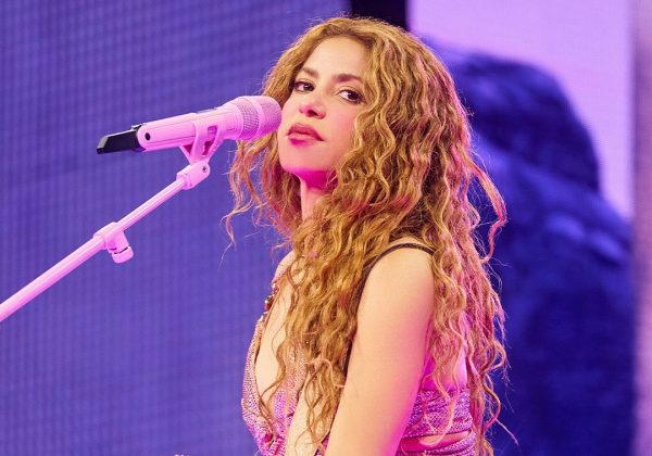 Shakira pospone su concierto en Los Ángeles por redadas migratorias y reprograma para agosto