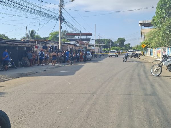 Sicariato en Portoviejo Joven de 19 años es asesinado en el portal de una vivienda