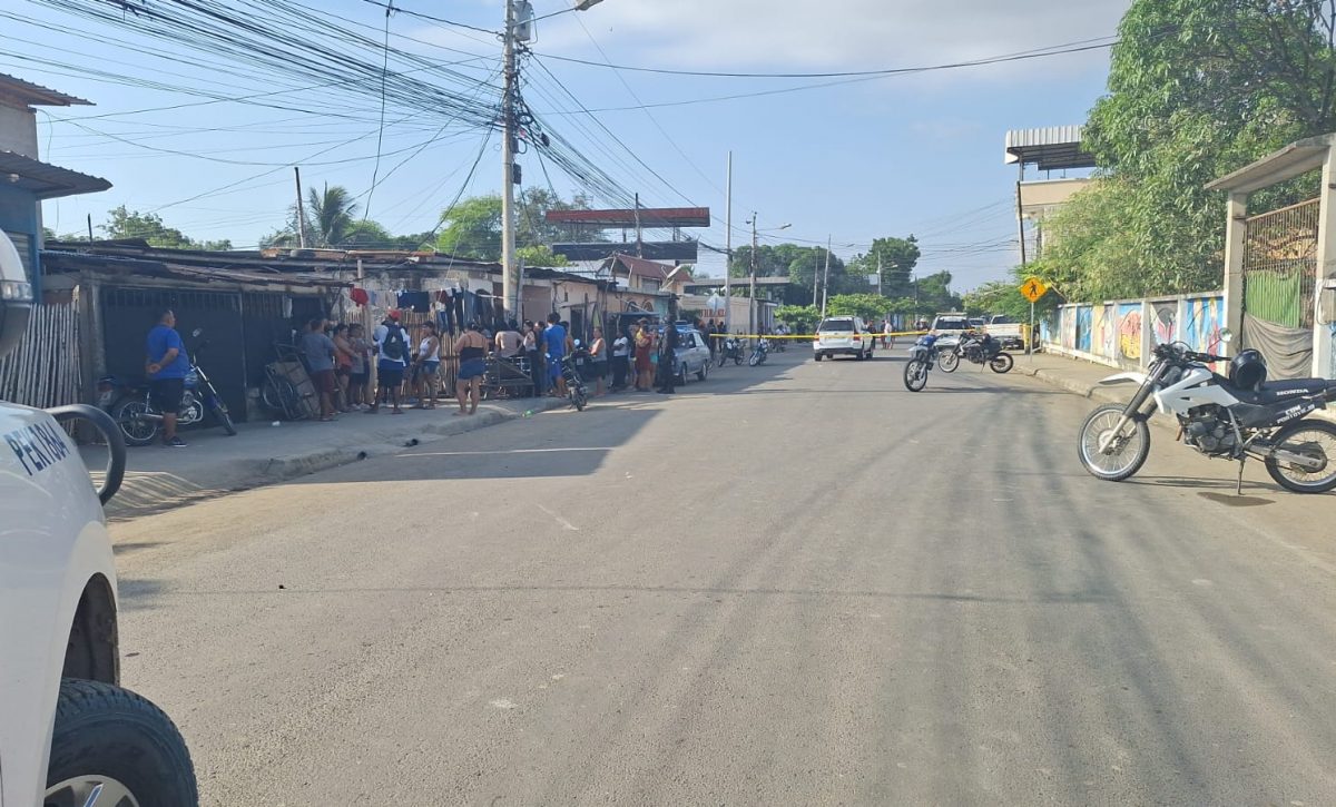 Sicariato en Portoviejo Joven de 19 años es asesinado en el portal de una vivienda
