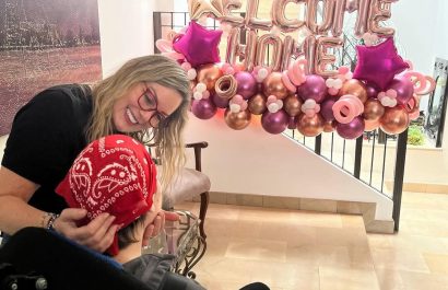 Úrsula Strenge emociona al mostrar el regreso a casa de su hija Camila tras un difícil proceso médico