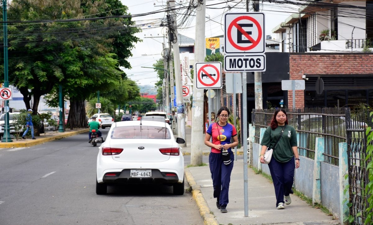 Operativos nocturnos logran reducir presencia de libadores en tres avenidas de Portoviejo